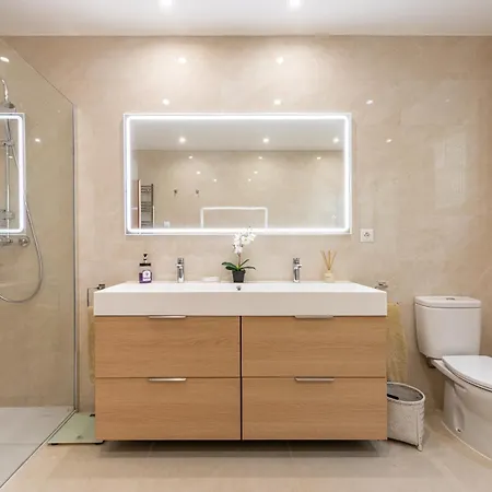 Casa La Concha - Luxury 6 Bedroom In Marbella, Beautiful Mountain View, Heated Swimming Pool, 15min Walk To Puerto Banus Beaches, Sleeps Up To 12 * Marbella
